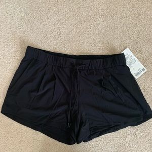 Lululemon Stroll at Sundown Short 3" Black. NWT. Size 12.